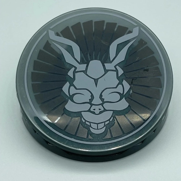 Donnie Darko Frank The Bunny Magnetic Clip - Picture 5 of 6